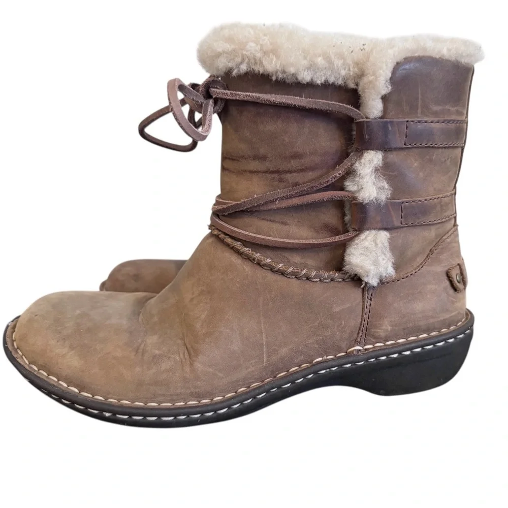 UGG Caspia Winter Boots Womens 7 Leather Sheepskin Lace Pull‎ On Tan Brown